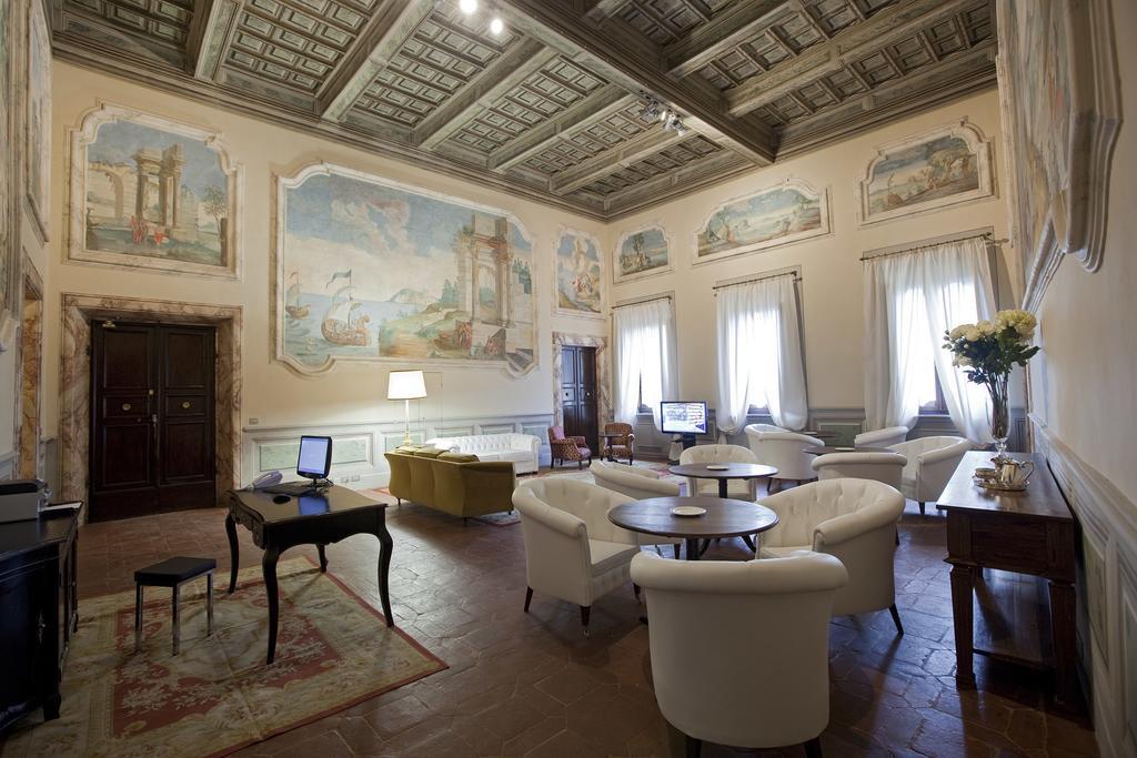 Palazzo Carletti Bed & Breakfast Montepulciano Stazione Екстериор снимка
