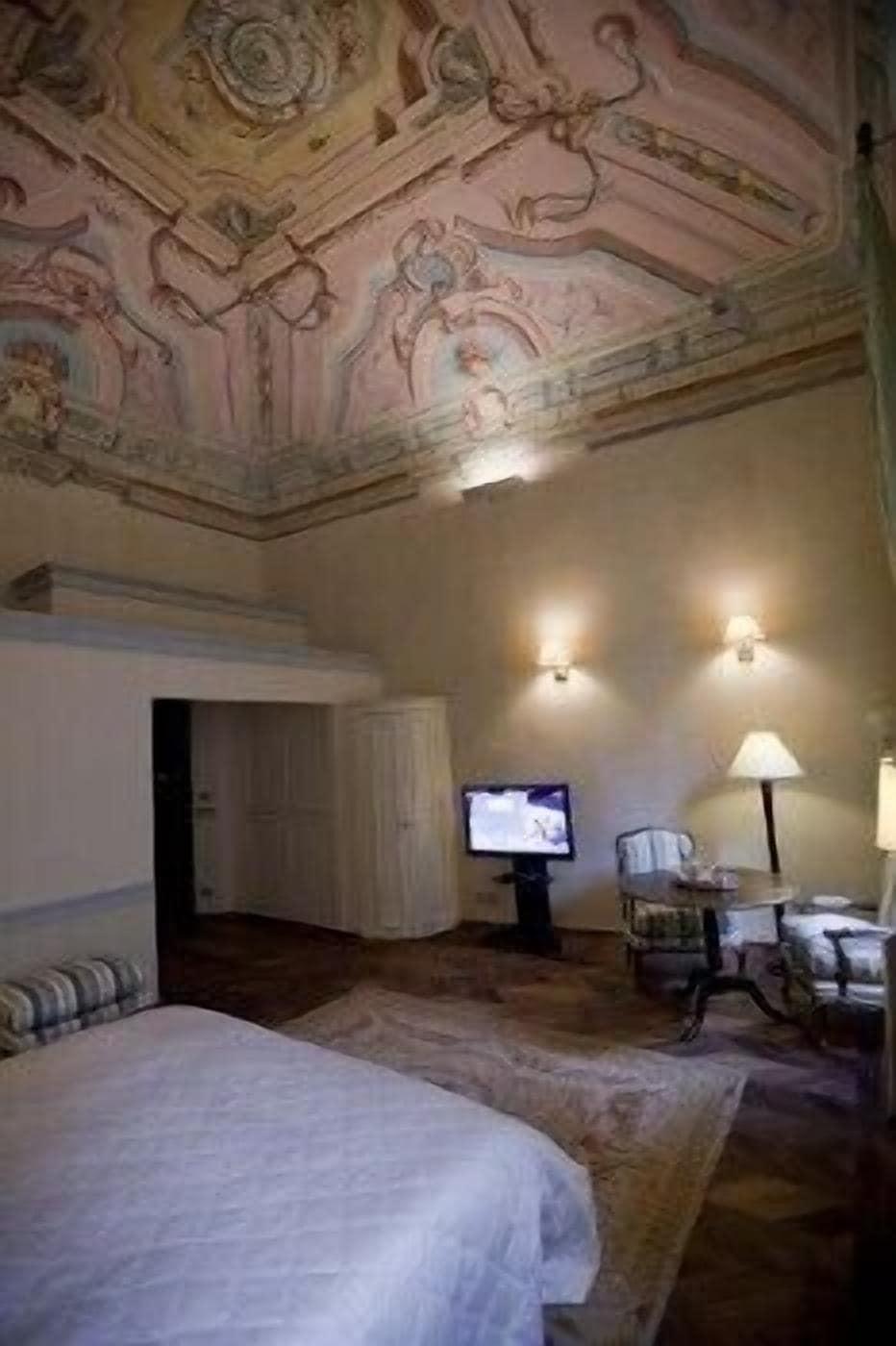 Palazzo Carletti Bed & Breakfast Montepulciano Stazione Екстериор снимка